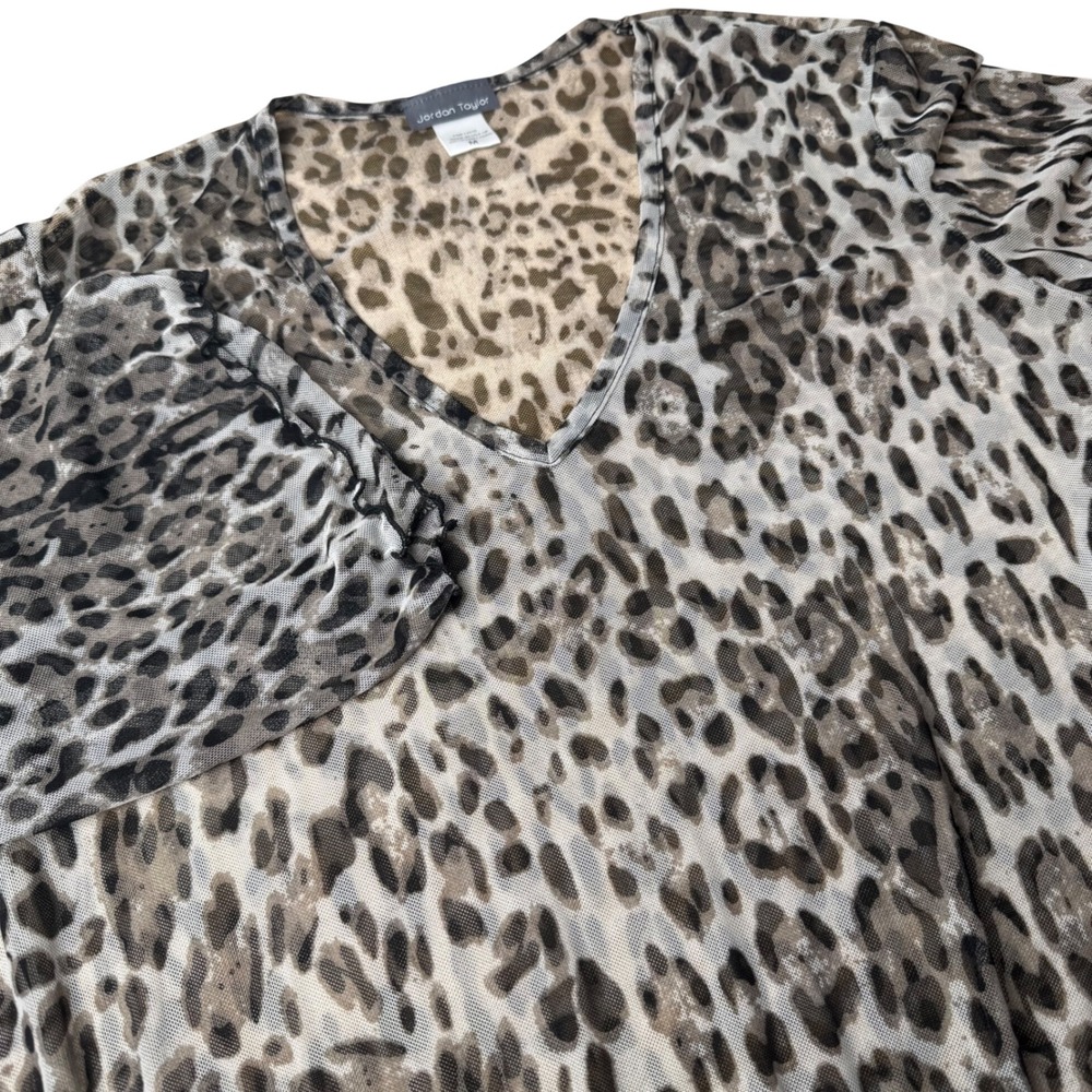 Jordan Taylor Womens Leopard‎ Print Mesh Tunic M Grey Mob Wife Lettuce Edge USA